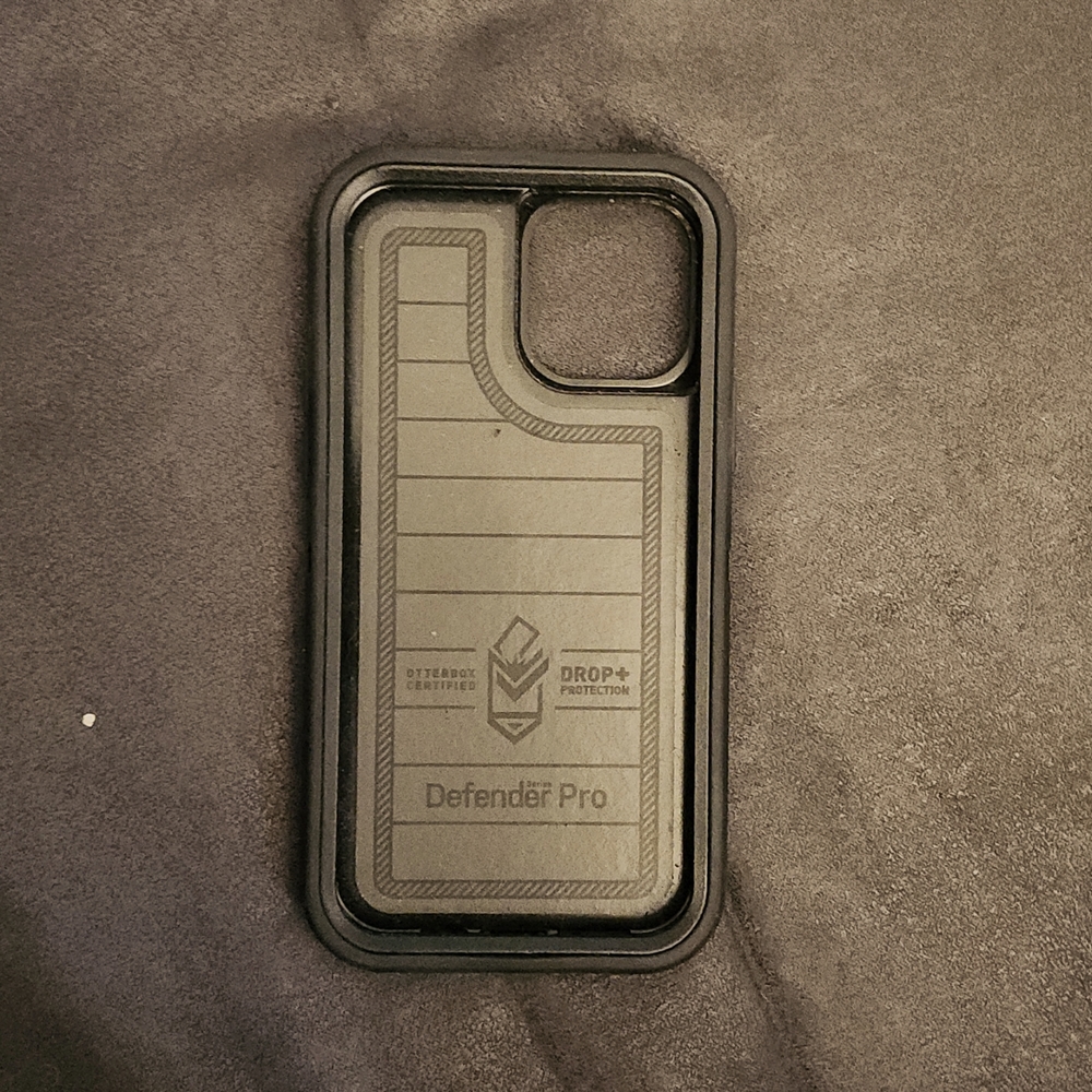 iPhone 12 OtterBox (No Clip)